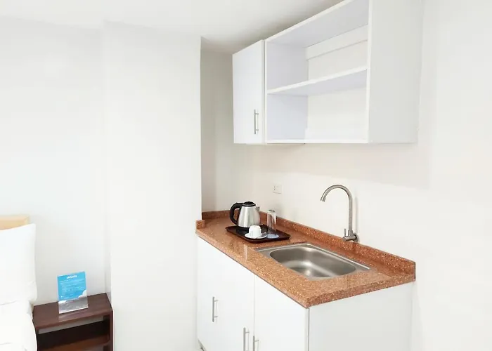 Hotel Airobedz Bgc - Near Uptown Manila